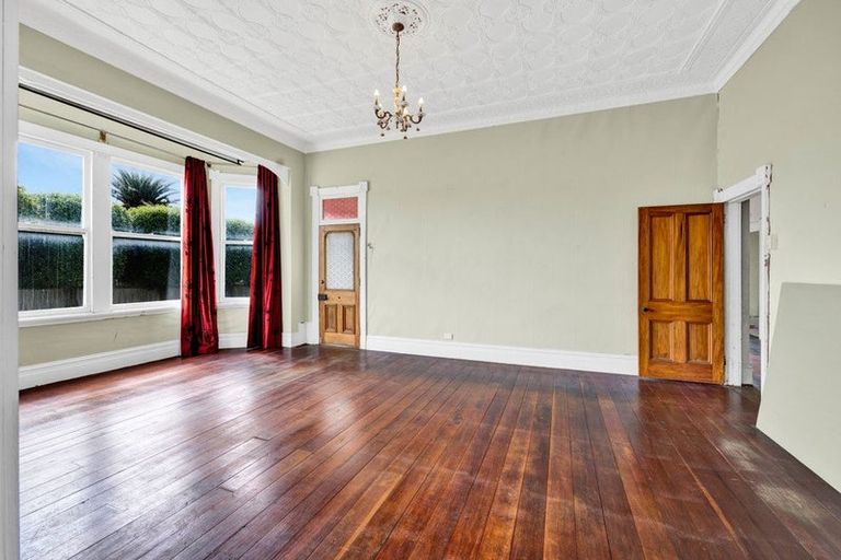 Photo of property in 14 Albany Street, Patea, 4520