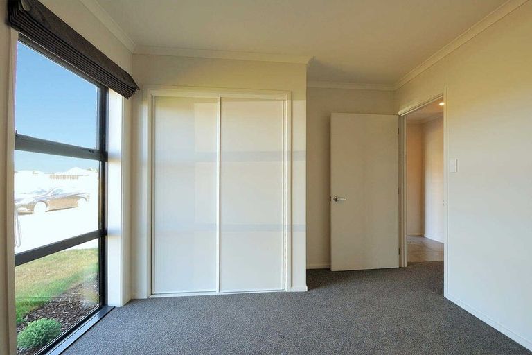 Photo of property in 19 Ragley Way, Rolleston, 7615