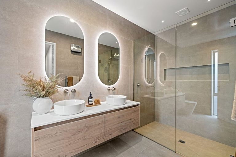 Photo of property in 17 Bradshaw Terrace, Riccarton, Christchurch, 8011