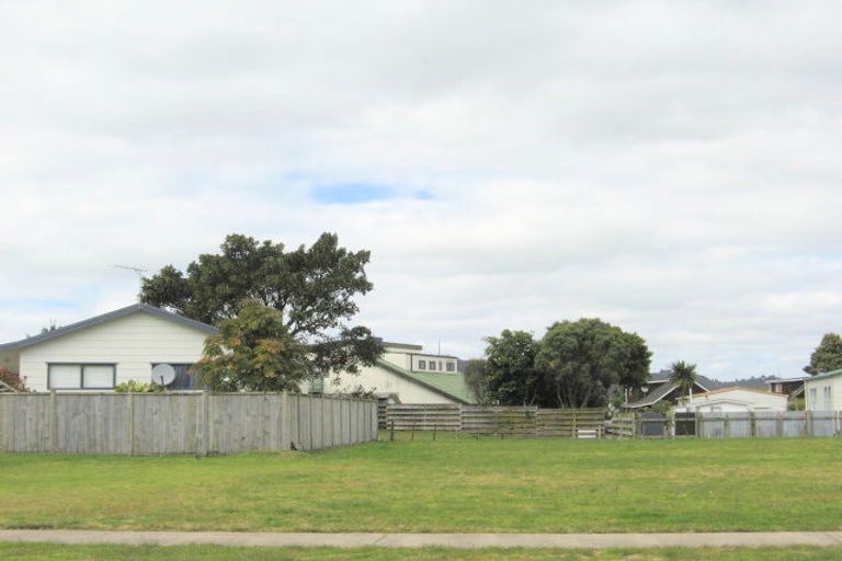 Photo of property in 12 Surf Street, Whitianga, 3510