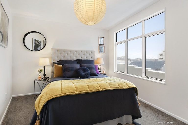 Photo of property in Hobson Flats, 10/1 Hobson Street, Pipitea, Wellington, 6011