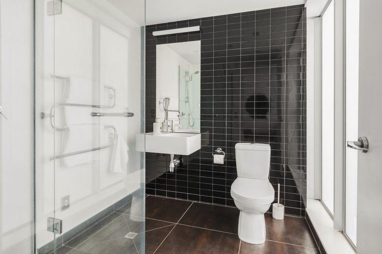 Photo of property in Portal Apartments, 1a/42 Cable Street, Te Aro, Wellington, 6011