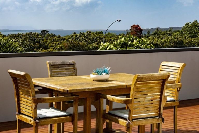 Photo of property in 12 Haden Place, Omokoroa, 3114