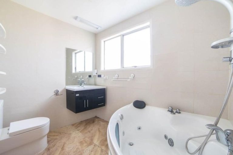 Photo of property in 29 Clyma Place, Massey, Auckland, 0614