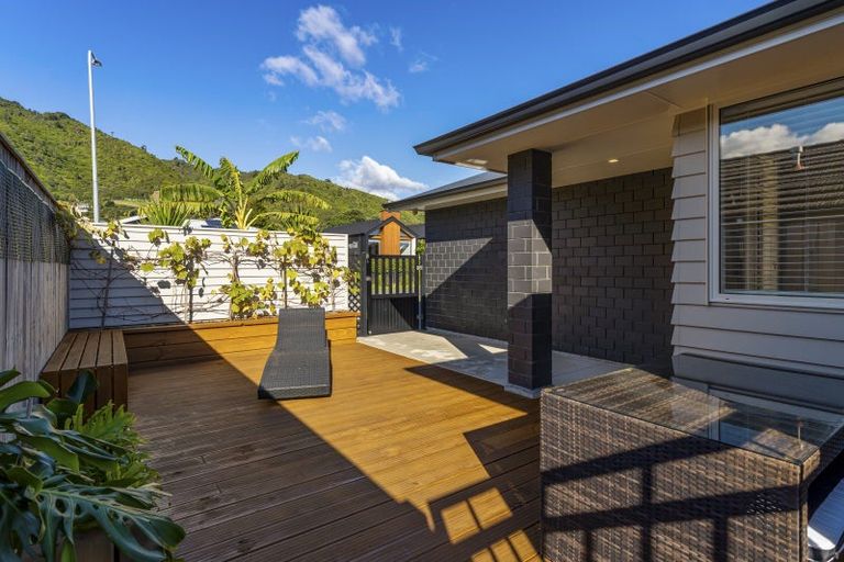 Photo of property in 5 Mahia Lane, Waikanae, 5036