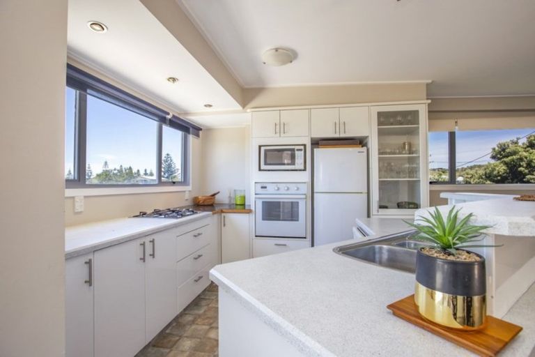 Photo of property in 57 Pinedale Crescent, Riversdale Beach, Masterton, 5872