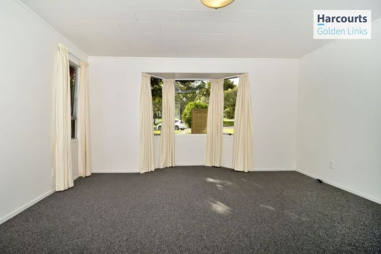 Photo of property in 3 Ballial Place, West Harbour, Auckland, 0618