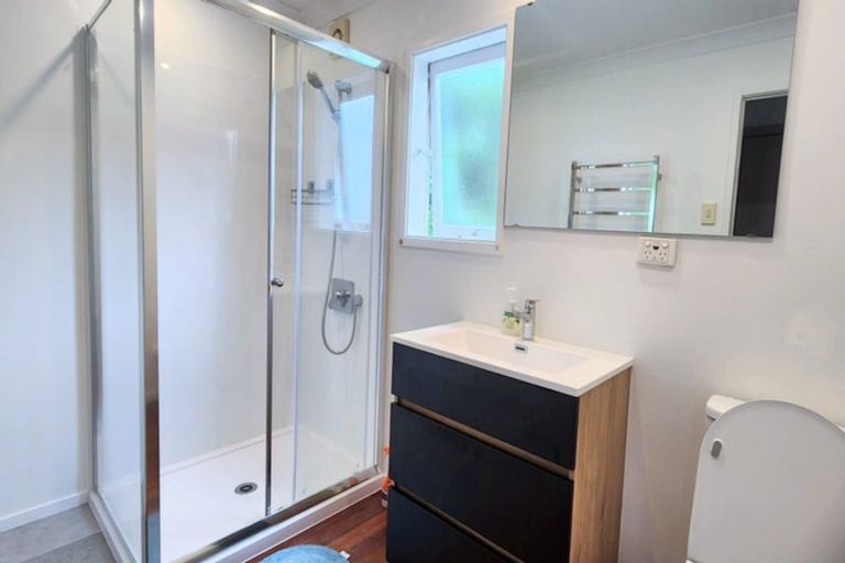 Photo of property in 2/186 Archers Road, Glenfield, Auckland, 0629