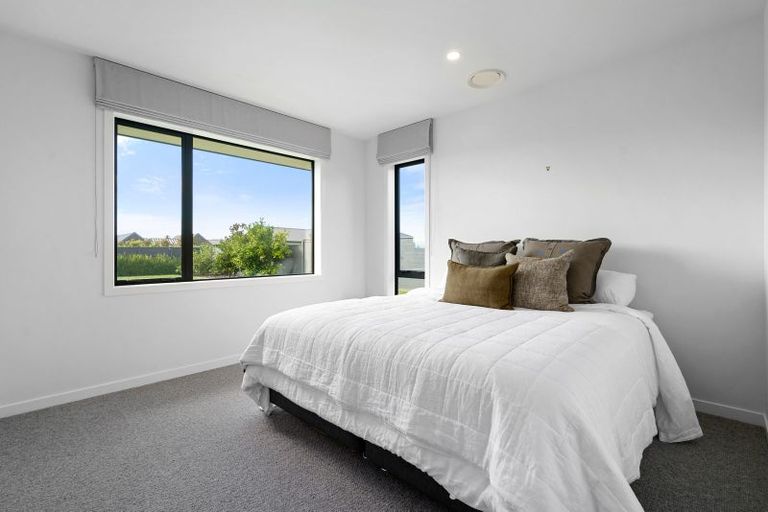 Photo of property in 83 Sunline Drive, Leamington, Cambridge, 3432