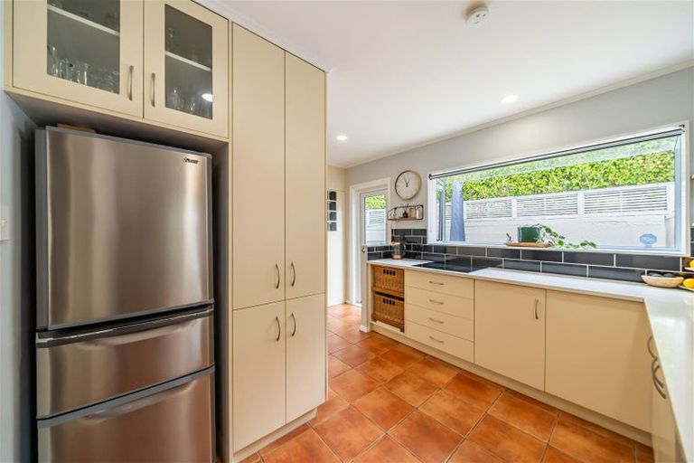 Photo of property in 76 Redwood Avenue, Tawa, Wellington, 5028