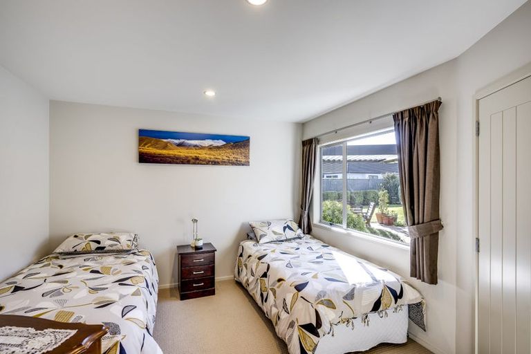 Photo of property in 10 Milford Place, Poraiti, Napier, 4112