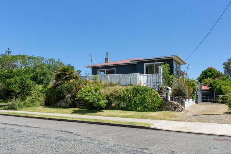 Photo of property in 141 Kahukura Avenue, Waitarere Beach, Levin, 5510