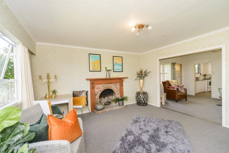 Photo of property in 5 Humphrey Street, Marton, 4710