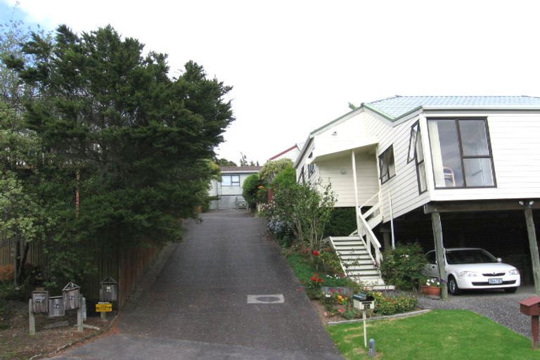 Photo of property in 2/7 Lynngate Place, Hillcrest, Auckland, 0627