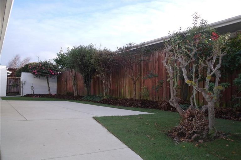 Photo of property in 2/103 Teesdale Street, Burnside, Christchurch, 8053