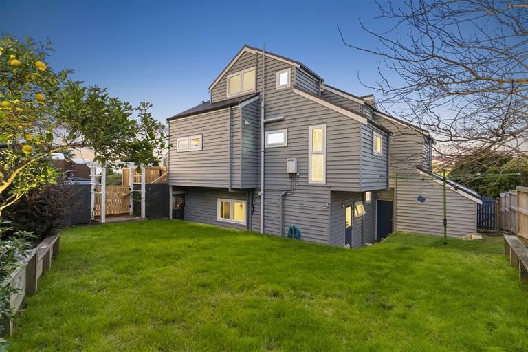 Photo of property in 13 Miraka Place, Birkenhead, Auckland, 0626