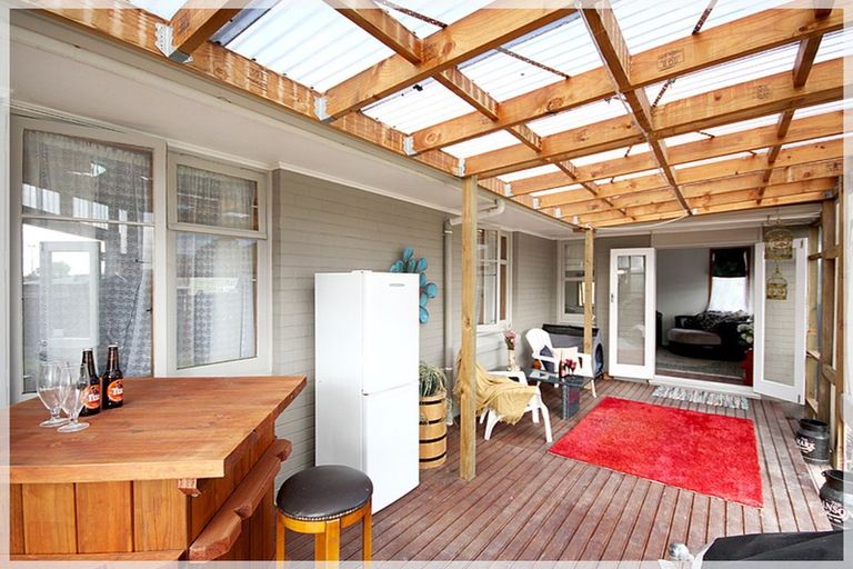 Photo of property in 2 Ngaire Street, Longburn, Palmerston North, 4412