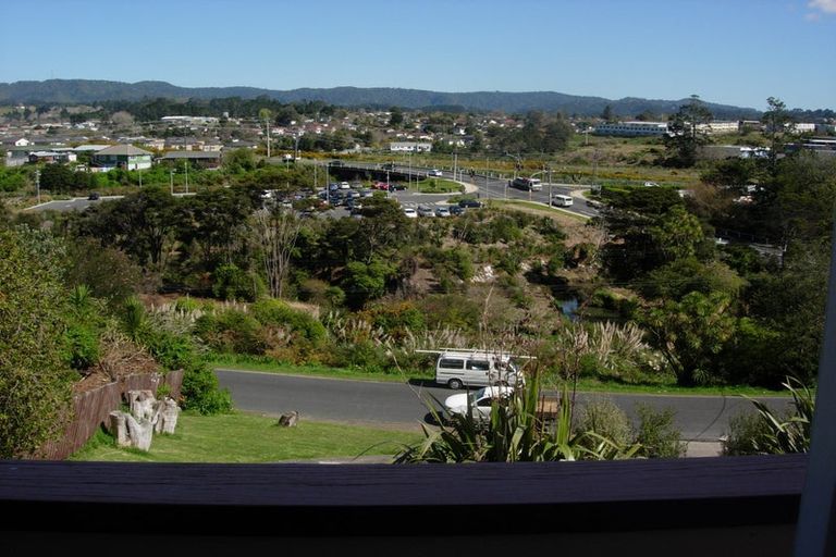 Photo of property in 11a Rangeview Road, Sunnyvale, Auckland, 0612
