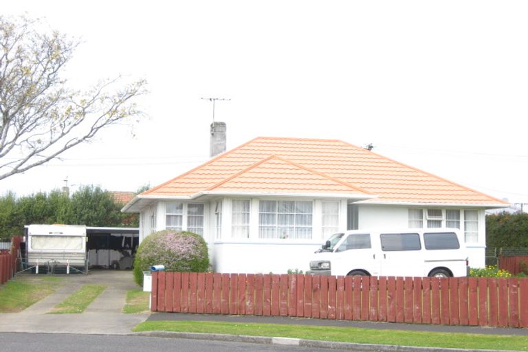 Photo of property in 8 Hawkins Street, Vogeltown, New Plymouth, 4310