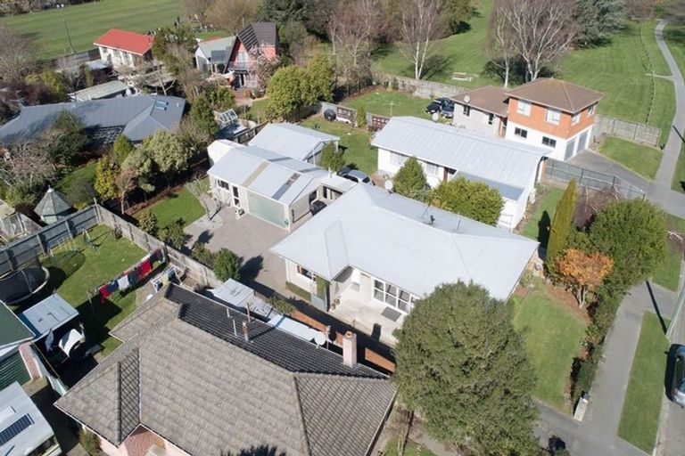Photo of property in 118 Grimseys Road, Redwood, Christchurch, 8051
