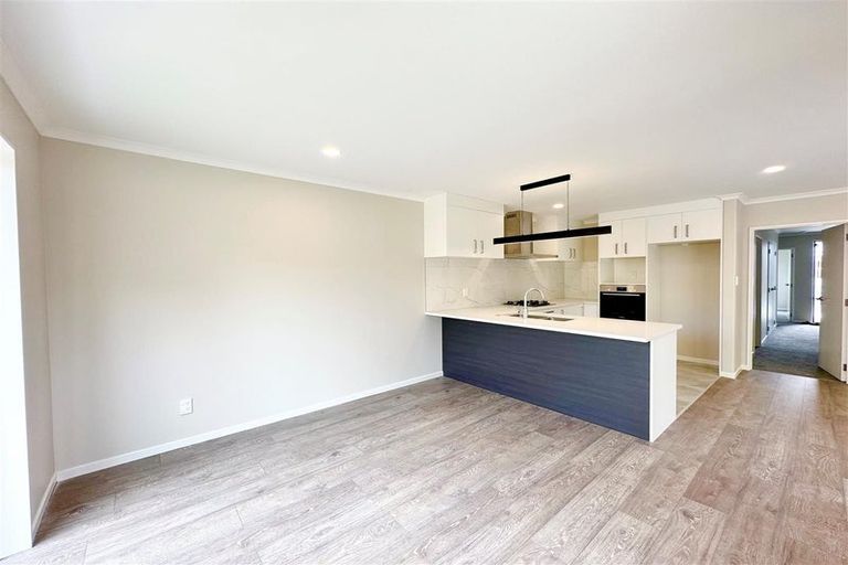 Photo of property in 33 Combat Street, Papakura, 2110