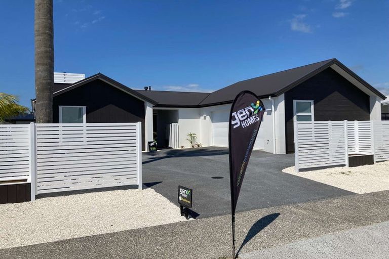Photo of property in 8 Montiicola Drive, Papamoa Beach, Papamoa, 3118