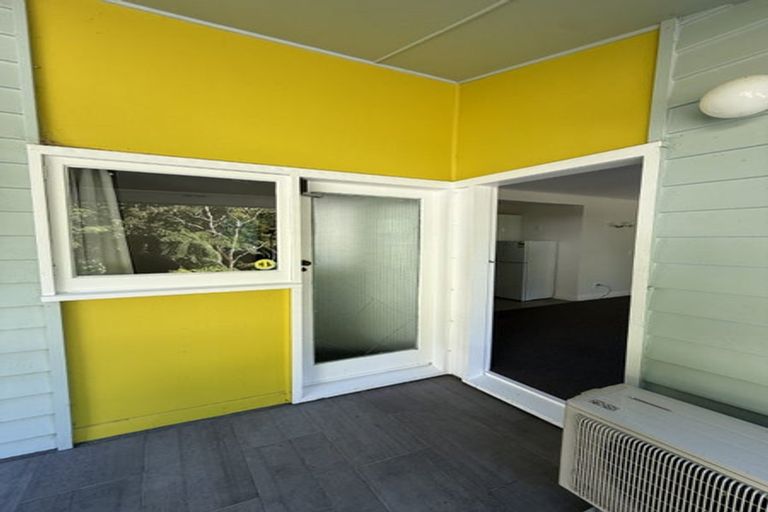 Photo of property in 2/8 Kaitawa Road, York Bay, Lower Hutt, 5013