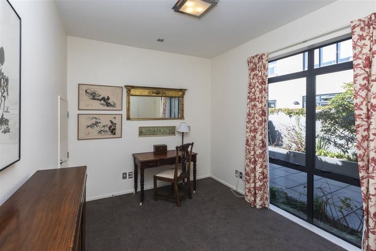 Photo of property in 5 Elmwood Road, Strowan, Christchurch, 8052