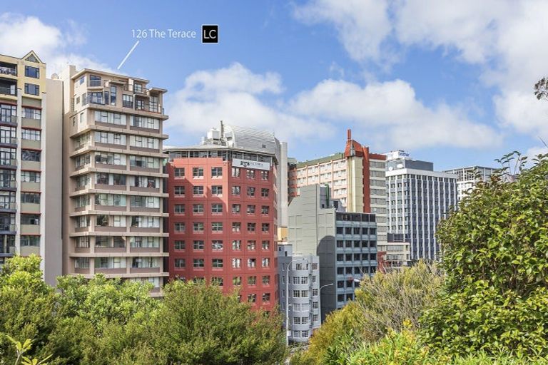 Photo of property in Terrace Tower Apartments, 8e/126 The Terrace, Wellington Central, Wellington, 6011