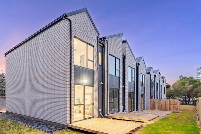 Photo of property in 11/7 Broadview Place, Howick, Auckland, 2014