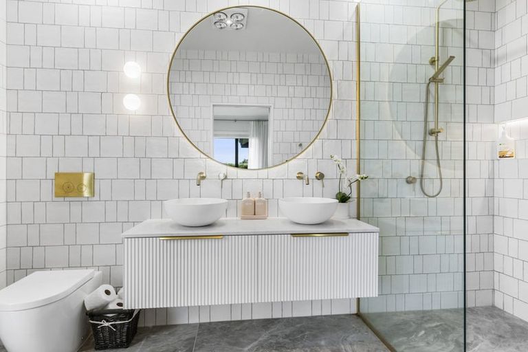 Photo of property in 14 Jenny Lane, Waiuku, 2123