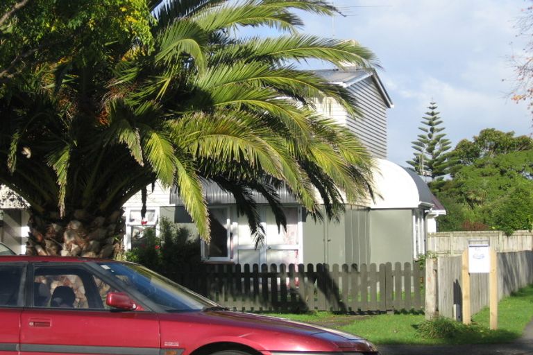 Photo of property in 18 Harrison Crescent, Avalon, Lower Hutt, 5011