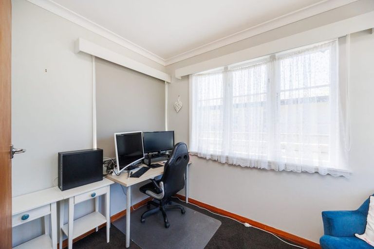 Photo of property in 30 Aberdeen Avenue, Takaro, Palmerston North, 4412