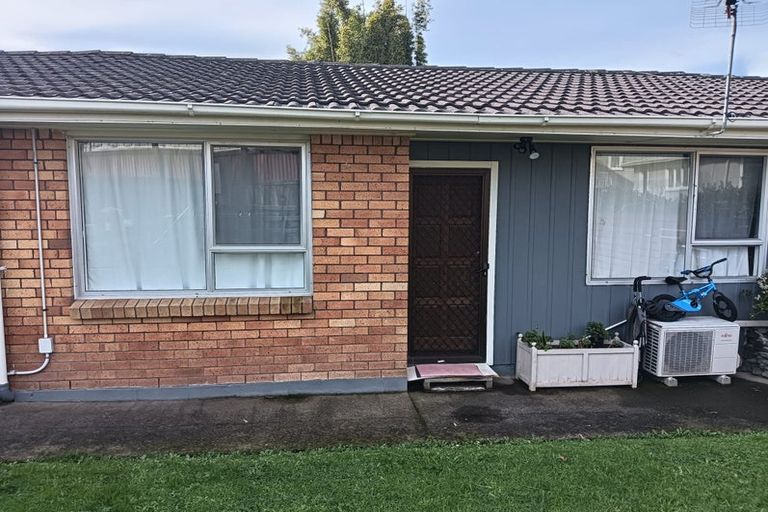 Photo of property in 2/27 Miro Street, New Lynn, Auckland, 0600