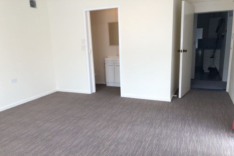 Photo of property in 198 Clovelly Road, Bucklands Beach, Auckland, 2012