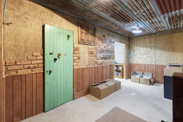 Photo of property in 37 Hicks Crescent, Waikanae Beach, Waikanae, 5036