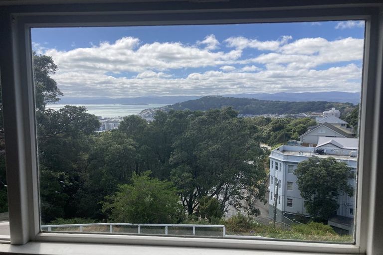 Photo of property in 5/56 Tanera Crescent, Brooklyn, Wellington, 6021