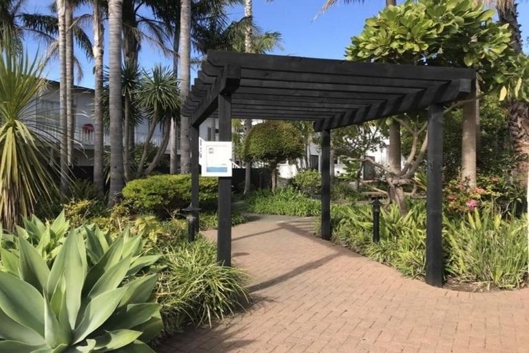 Photo of property in 3/72 Kitchener Road, Milford, Auckland, 0620