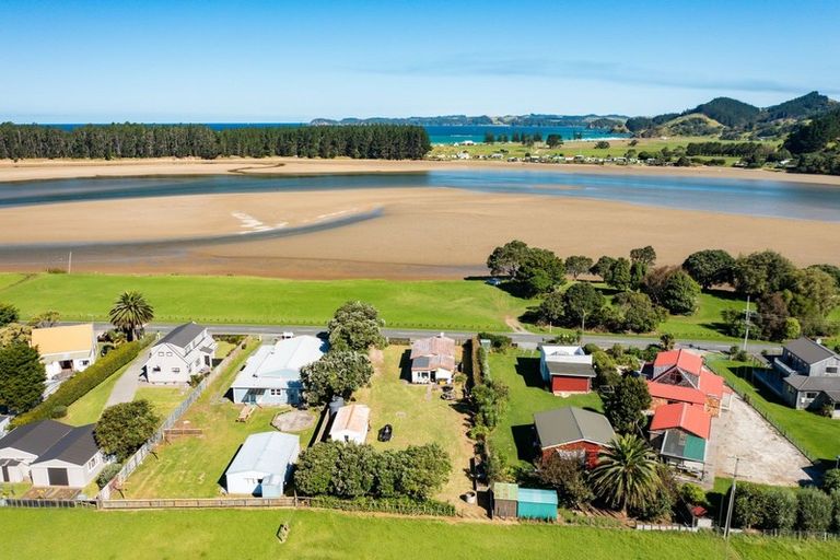 Photo of property in 2179 Whananaki North Road, Whananaki, Hikurangi, 0181