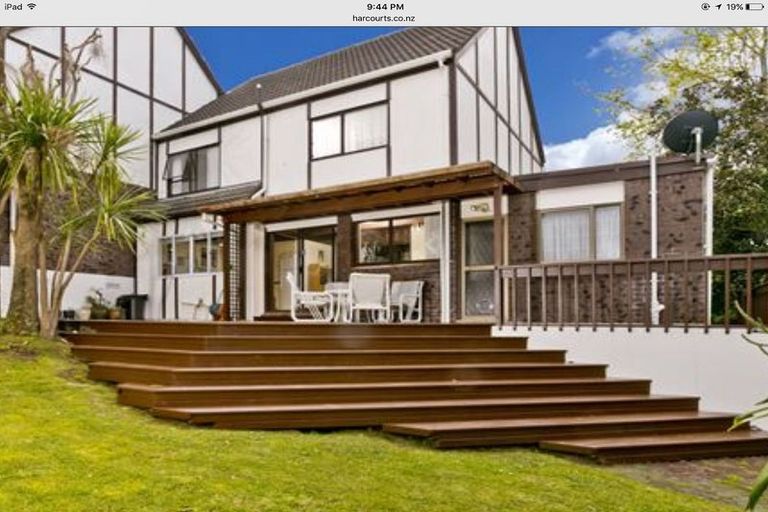 Photo of property in 2/5 Kegworth Place, Browns Bay, Auckland, 0630