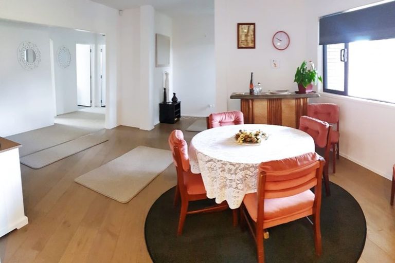 Photo of property in 28 Kilmacrennan Drive, Rosehill, Papakura, 2113