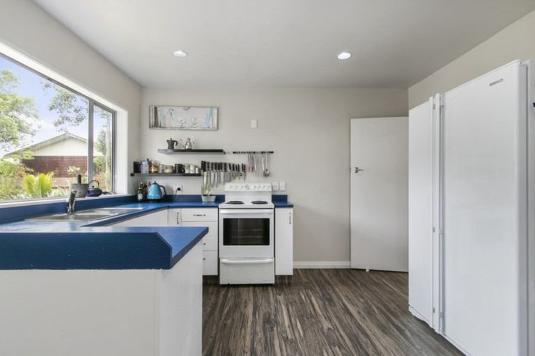 Photo of property in 4 Coast Road, Wainuiomata, Lower Hutt, 5014