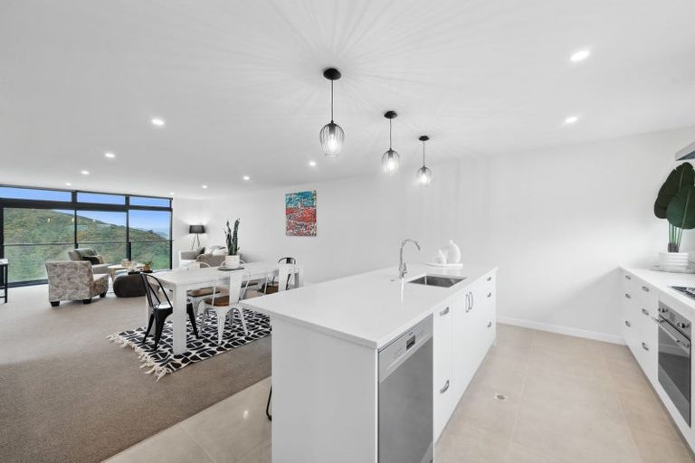 Photo of property in 15 Nanda Way, Khandallah, 6035