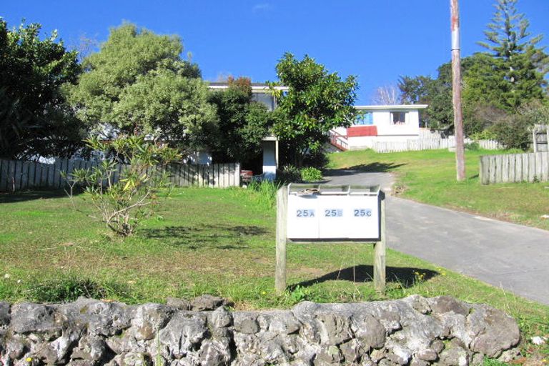 Photo of property in 23 Yorke Road, Haruru, 0204