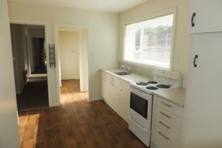 Photo of property in 11 Bideford Place, Dallington, Christchurch, 8061