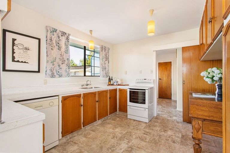 Photo of property in 11 Rolfe Place, Bishopdale, Christchurch, 8053