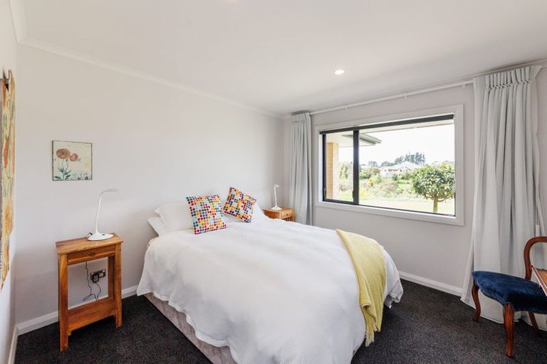 Photo of property in 35 Silkwood Place, Fitzherbert, Palmerston North, 4410