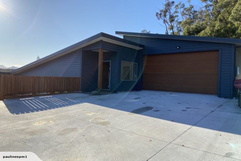 Photo of property in 11 Bell Bird Rise, Picton, 7220