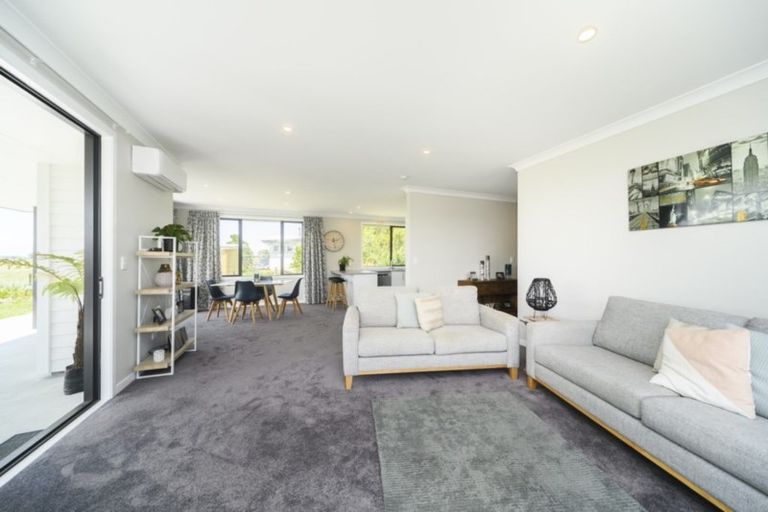 Photo of property in 6 George Street, Bulls, 4818