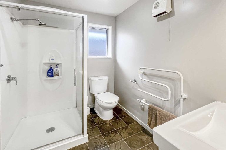 Photo of property in 9 Field Terrace, Upper Riccarton, Christchurch, 8041